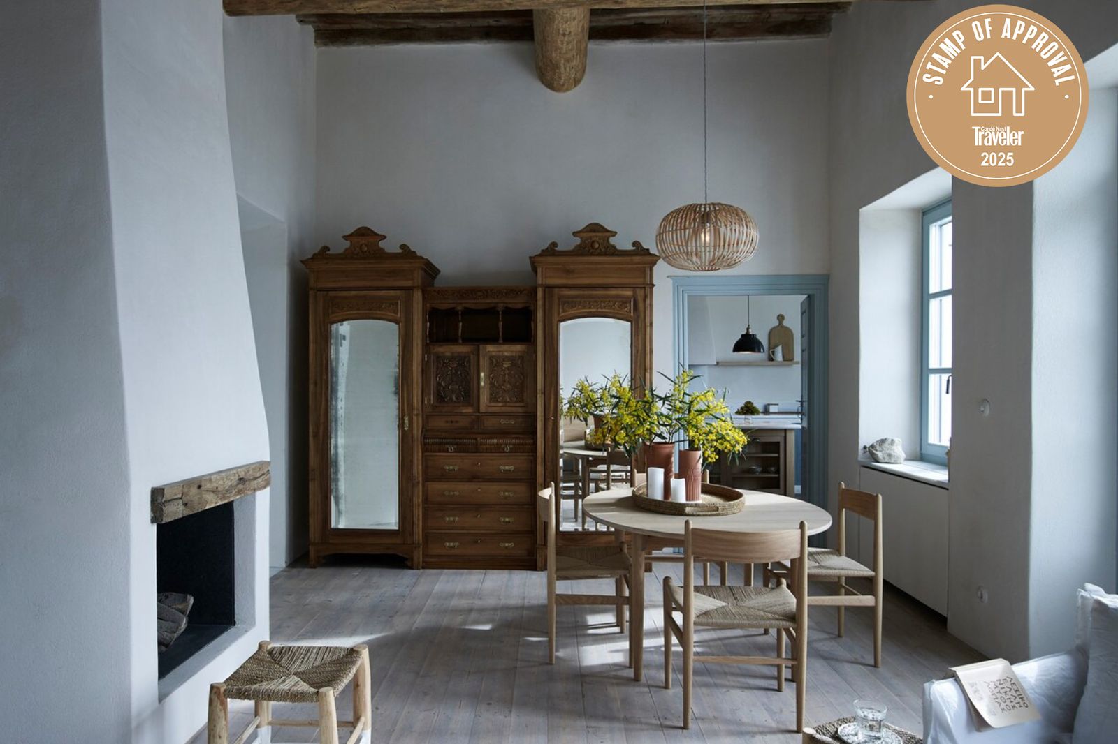 My Favorite Airbnb: A Dreamy Home on Milos With Sunset Views of the Aegean