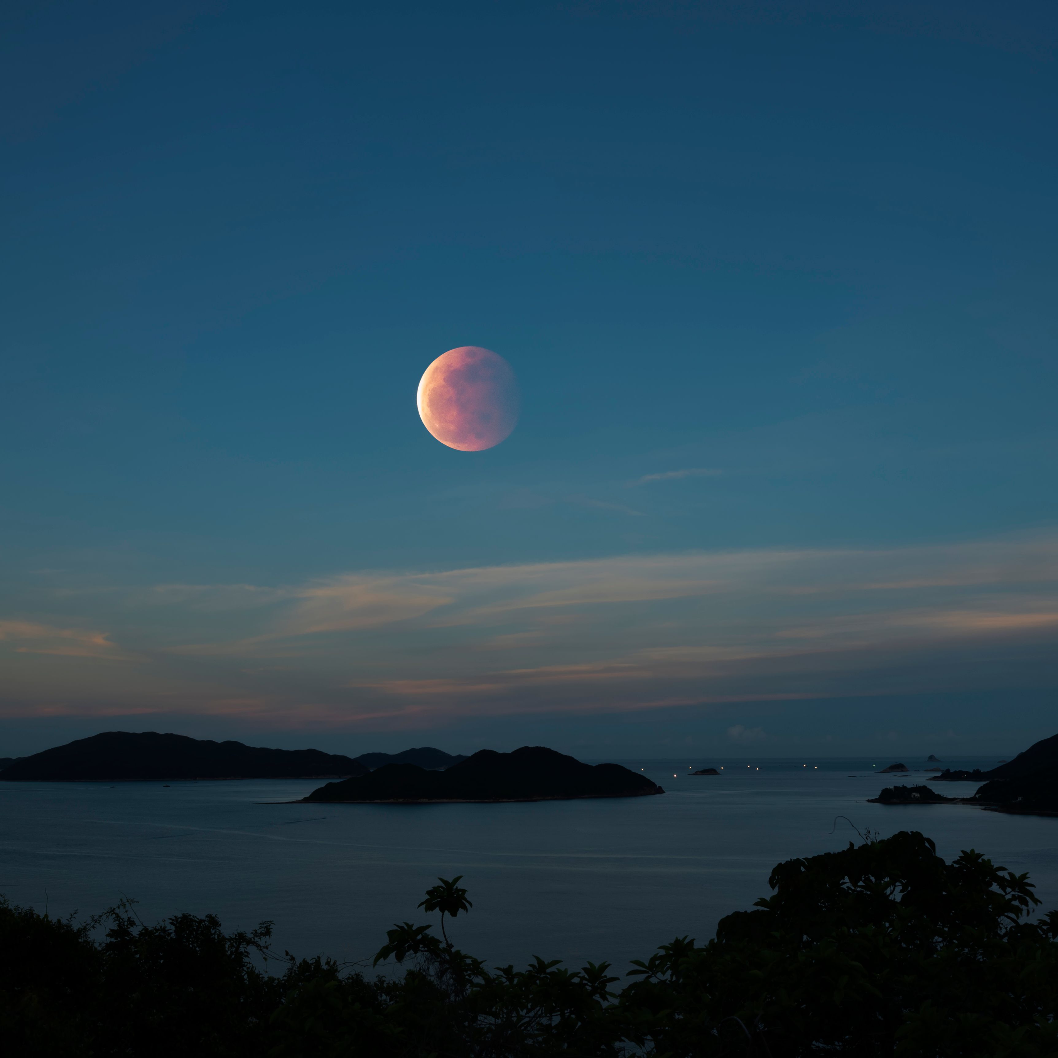 This Week's Total Lunar Eclipse Will Reveal a ‘Blood Moon’&-Here's How to See It
