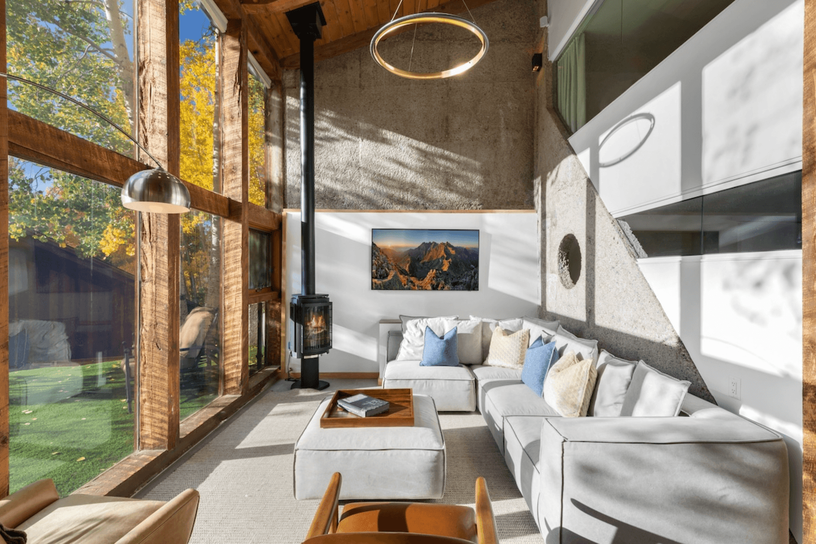 27 Family-Friendly Airbnbs With Putting Greens, Bowling Alleys, and More